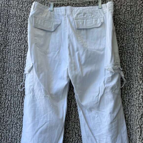 CARIBBEAN JOE Let Go Cropped White Cargo Pants - Picture 11 of 12